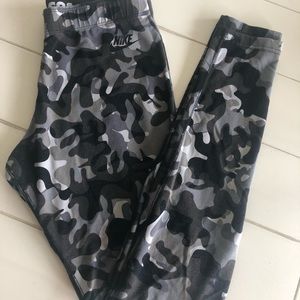 Nike Camo Leggings